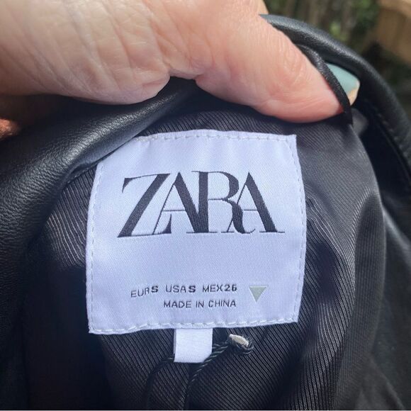 ZARA STRAIGHT CUT FAUX LEATHER BLAZER size small in black - Picture 11 of 12